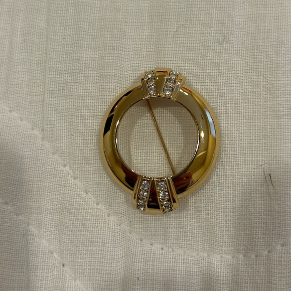 Avon 100 Anniversary Elegant Gold  Brooch - Picture 2 of 4